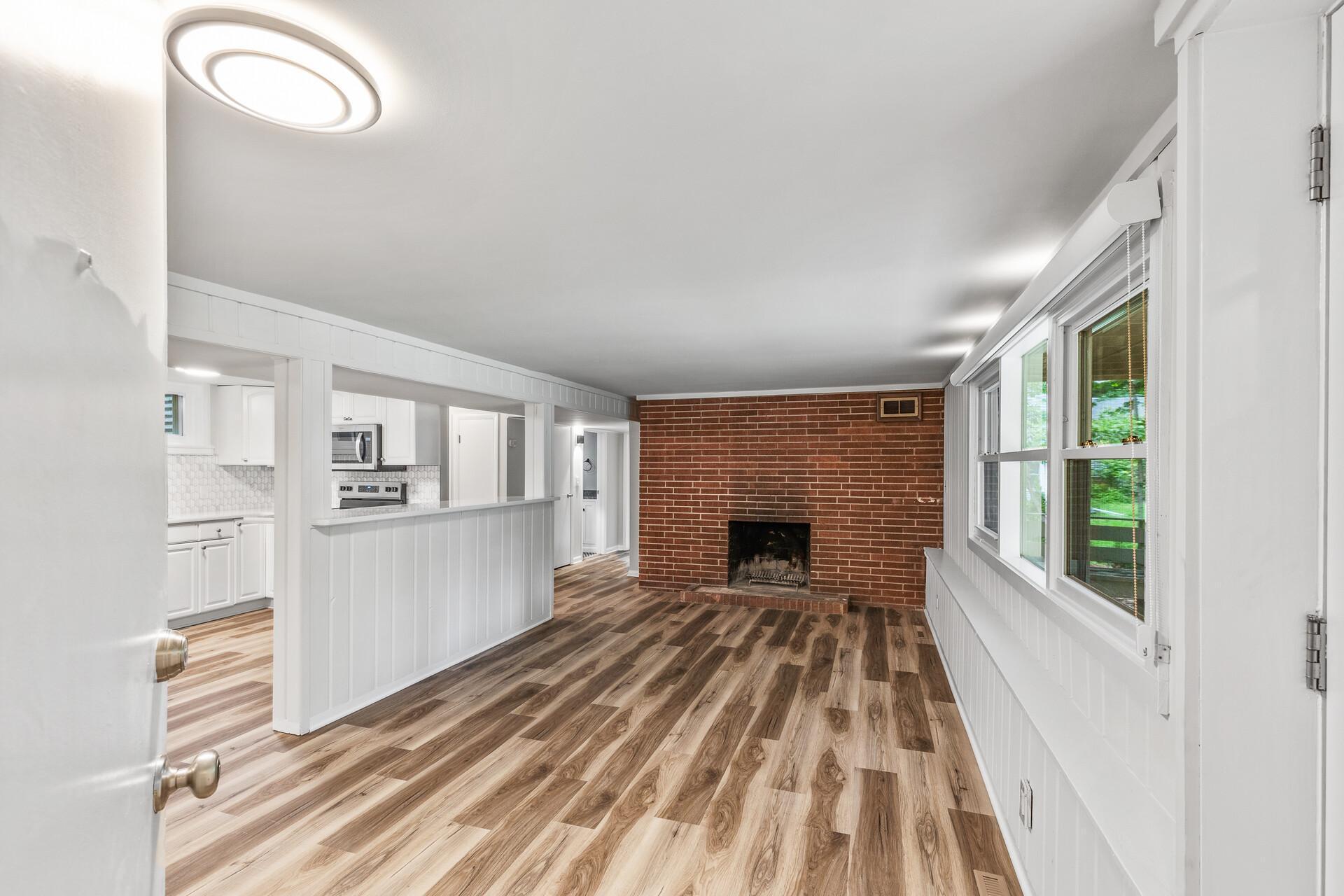 193 3rd Street, Unit 2 Excelsior, MN 55331 - Photo 4 of 27