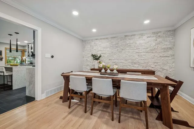 $724,900 | 116 East Orchard Street, Arlington Heights, IL 60005