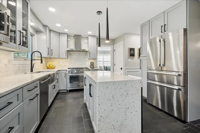 $724,900 | 116 East Orchard Street, Arlington Heights, IL 60005