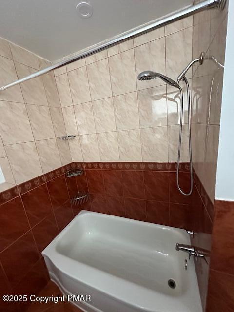 5130 Walnut Lane Kunkletown, PA 18058 - Photo 19 of 27 a bathroom with a shower