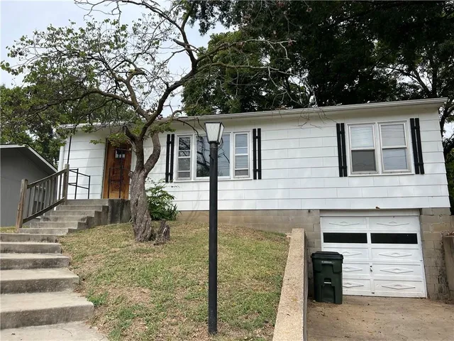 $146,000 | 1306 Pawnee Street, Leavenworth, KS 66048