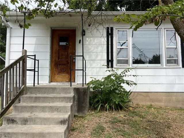 $146,000 | 1306 Pawnee Street, Leavenworth, KS 66048
