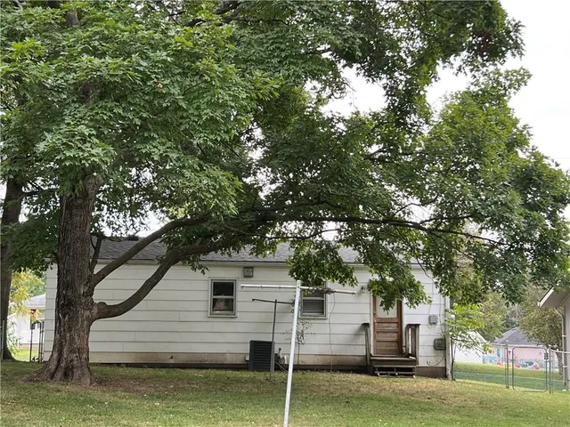 $146,000 | 1306 Pawnee Street, Leavenworth, KS 66048