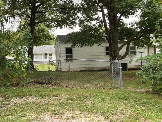 $146,000 | 1306 Pawnee Street, Leavenworth, KS 66048