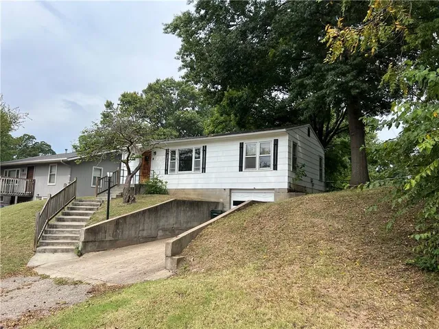 $146,000 | 1306 Pawnee Street, Leavenworth, KS 66048