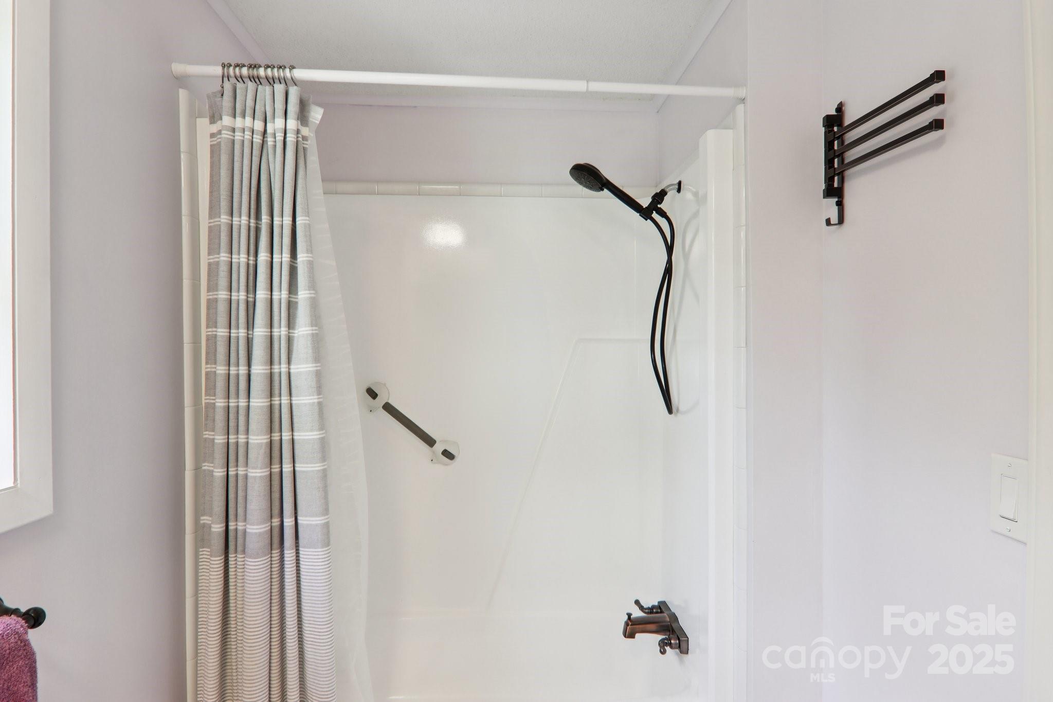 226 Cranbrook Circle Hendersonville, NC 28792 - Photo 23 of 47 a bathroom with a shower