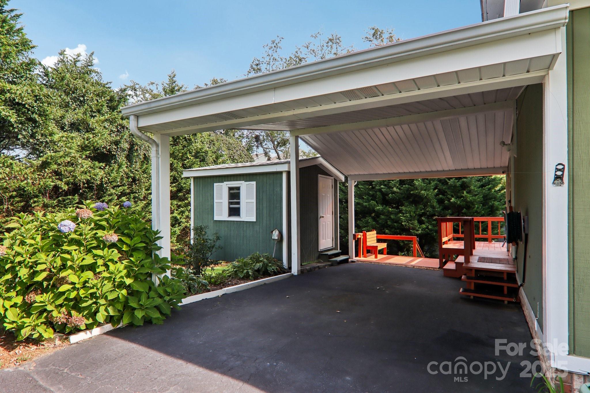 226 Cranbrook Circle Hendersonville, NC 28792 - Photo 4 of 47