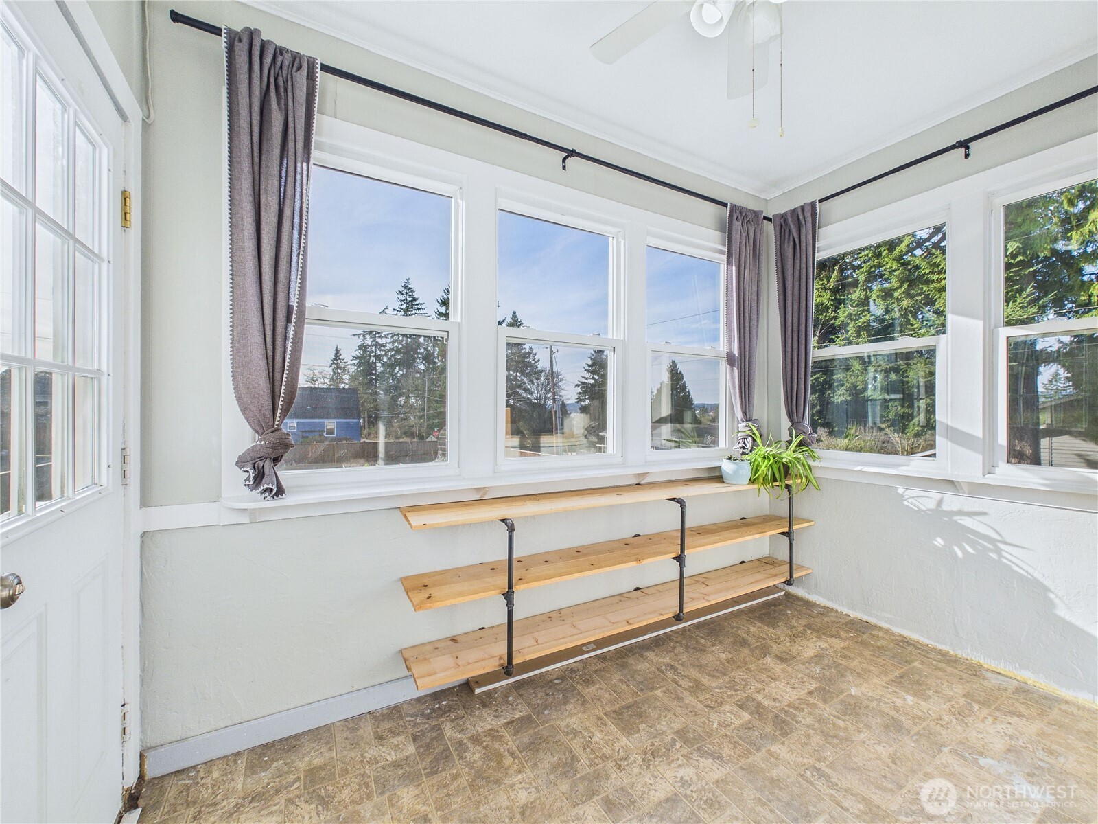 2103 East 21st Street Bremerton, WA 98310 - Photo 12 of 38