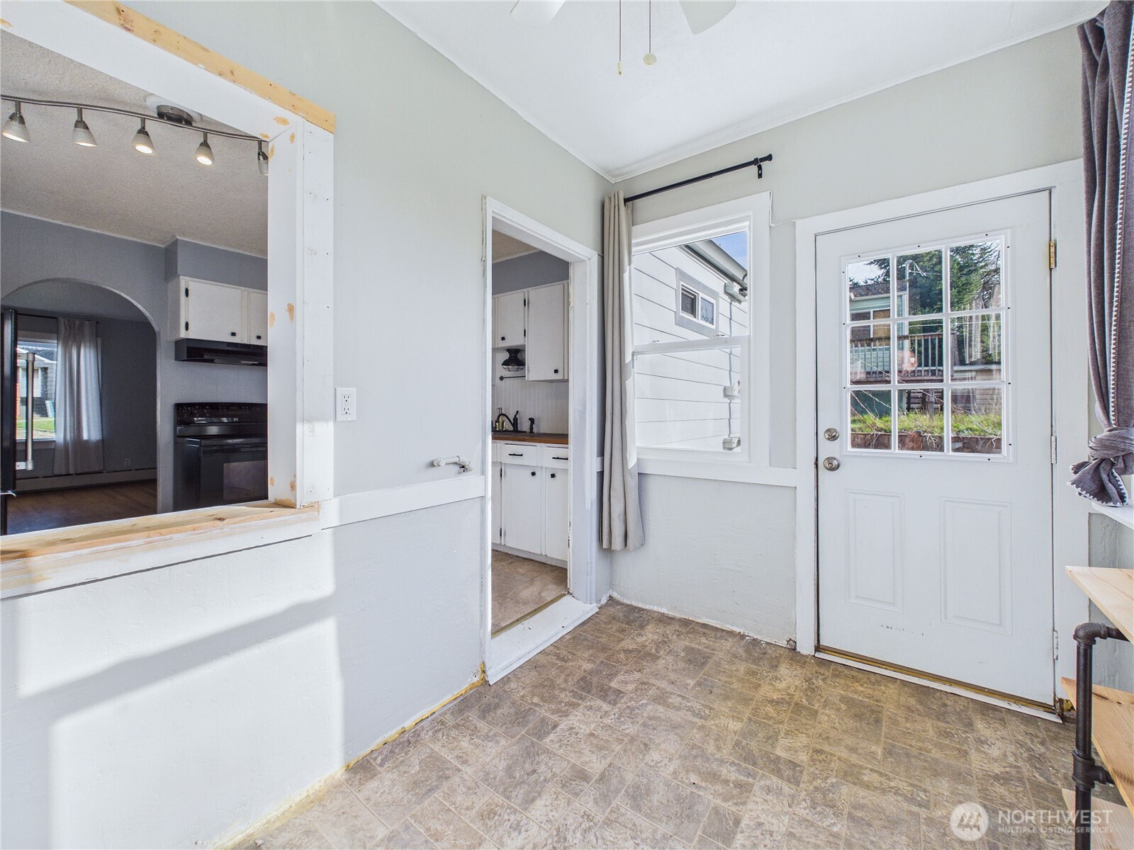 2103 East 21st Street Bremerton, WA 98310 - Photo 13 of 38