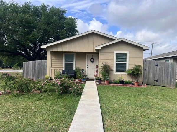 $167,900 | 2847 Golf Crest Drive, Wharton, TX 77488