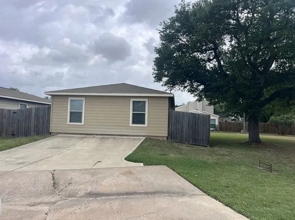 $167,900 | 2847 Golf Crest Drive, Wharton, TX 77488