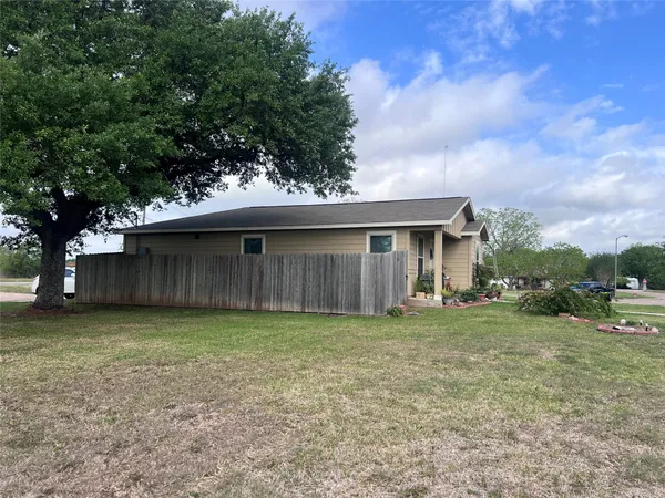 $167,900 | 2847 Golf Crest Drive, Wharton, TX 77488