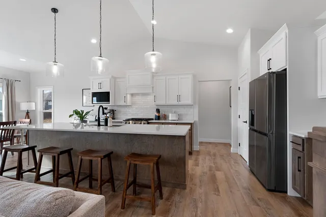 $599,900 | 2652 Chambers Crossing, Suamico, WI 54313