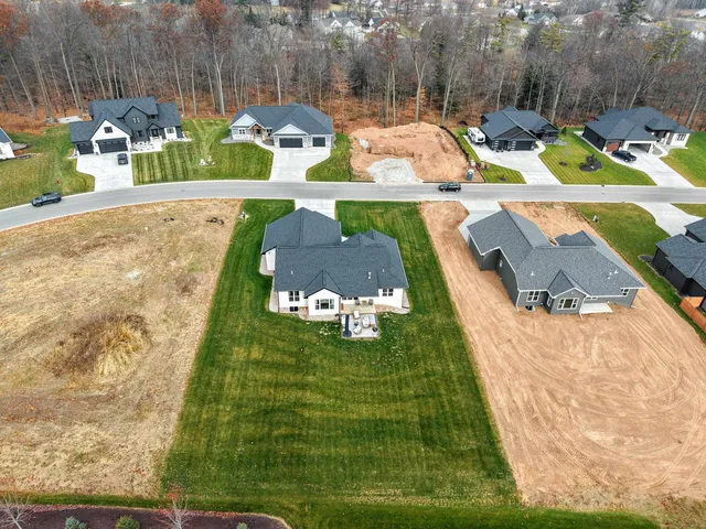 $599,900 | 2652 Chambers Crossing, Suamico, WI 54313