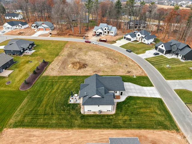 $599,900 | 2652 Chambers Crossing, Suamico, WI 54313