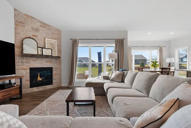 $599,900 | 2652 Chambers Crossing, Suamico, WI 54313