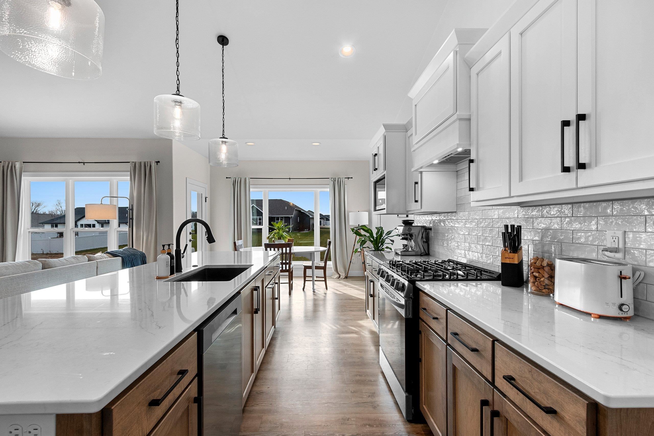 2652 Chambers Crossing Suamico, WI 54313 - Photo 5 of 49