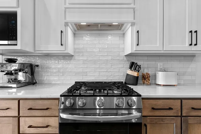 $599,900 | 2652 Chambers Crossing, Suamico, WI 54313