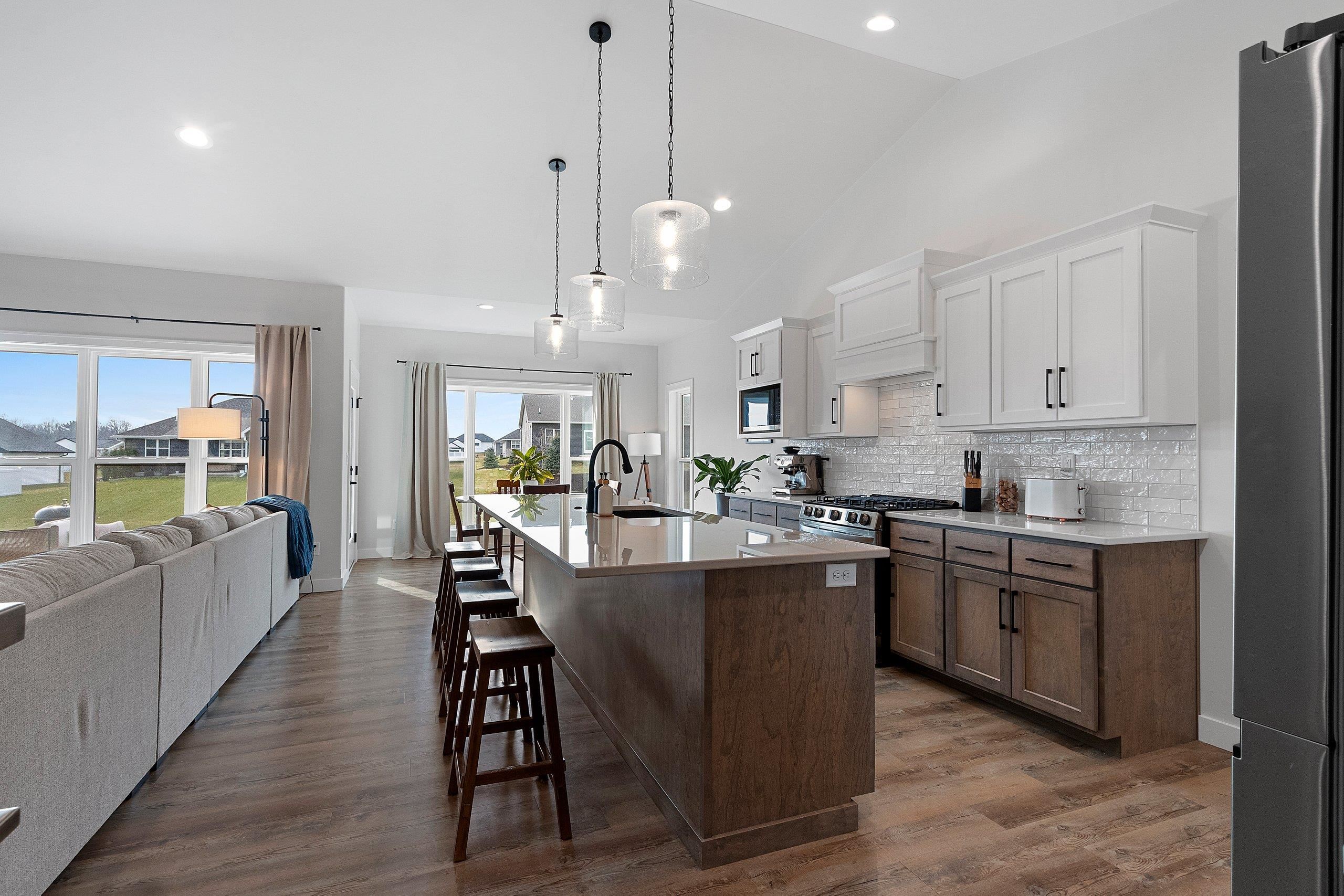 2652 Chambers Crossing Suamico, WI 54313 - Photo 10 of 49