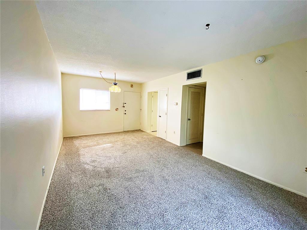 2003 Greenbriar Boulevard, Unit 4 Clearwater, FL 33763 - Photo 3 of 13