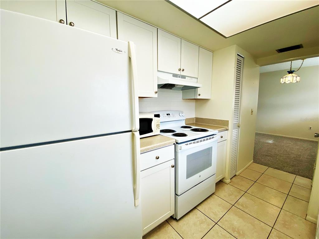 2003 Greenbriar Boulevard, Unit 4 Clearwater, FL 33763 - Photo 8 of 13