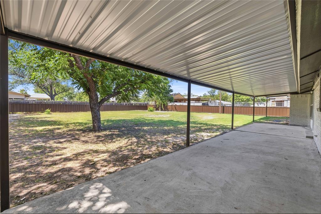 809 West Liveoak Street Coleman, TX 76834 - Photo 28 of 34