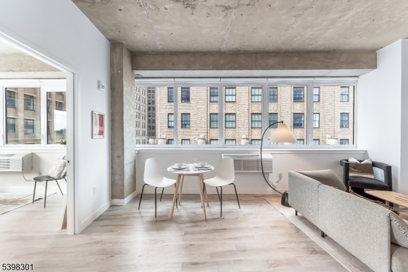 10 Commerce Court, Unit 2D Newark, NJ 07102 - Photo 4 of 8