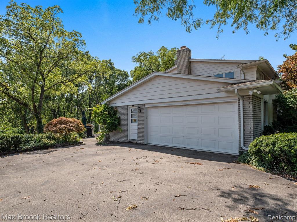 4282 Stoneleigh Road Bloomfield Hills, MI 48302 - Photo 41 of 50