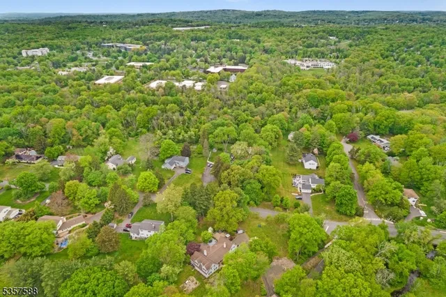 $1,394,444 | 209 Lake Road, Bernards, NJ 07920