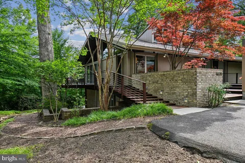 $1,995,000 | 6620 Fernwood Court, Bethesda, MD 20817