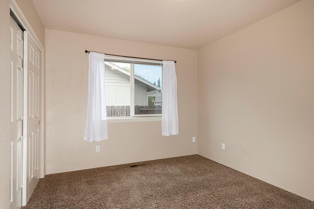 2126 Southwest Webster Road Grants Pass, OR 97526 - Photo 15 of 25 2126 Webster Rd Listing Photos - 19 of 2