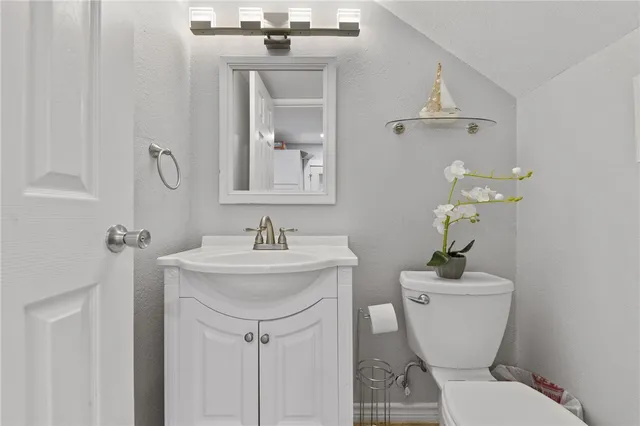 $359,900 | 1129 Alexandria Drive, Corpus Christi, TX 78412