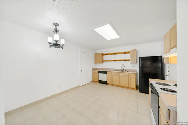 $1,450 | 6820 Flatstone Pass, Converse, TX 78109