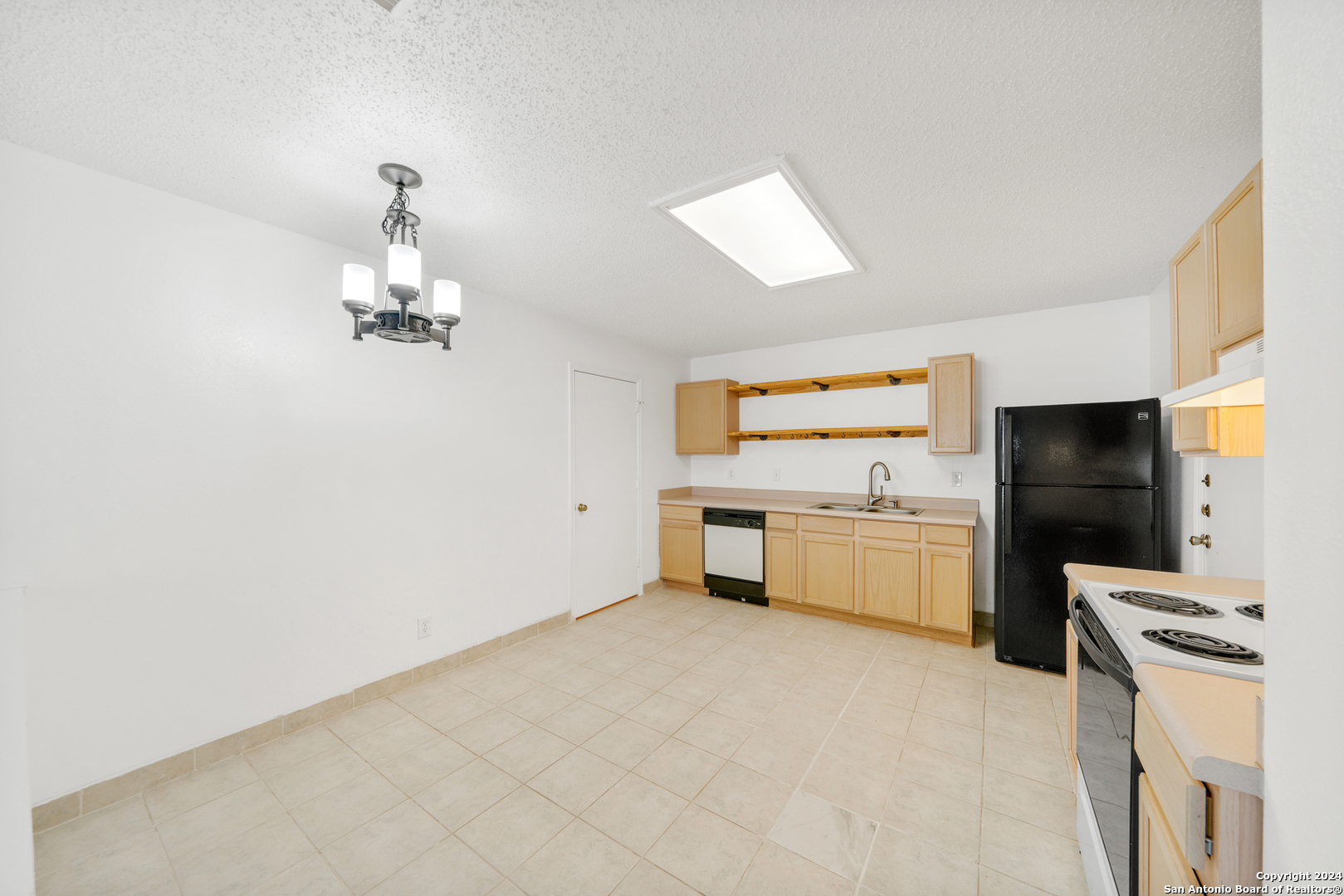 6820 Flatstone Pass Converse, TX 78109 - Photo 13 of 26