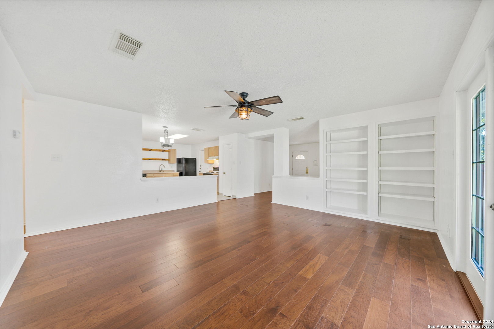 6820 Flatstone Pass Converse, TX 78109 - Photo 9 of 26