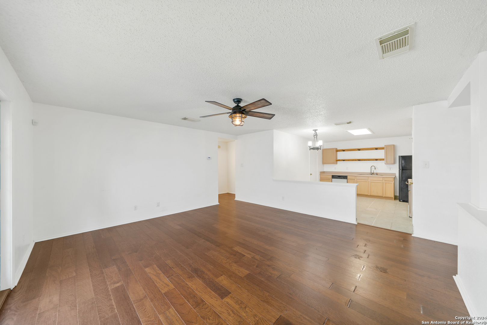 6820 Flatstone Pass Converse, TX 78109 - Photo 10 of 26
