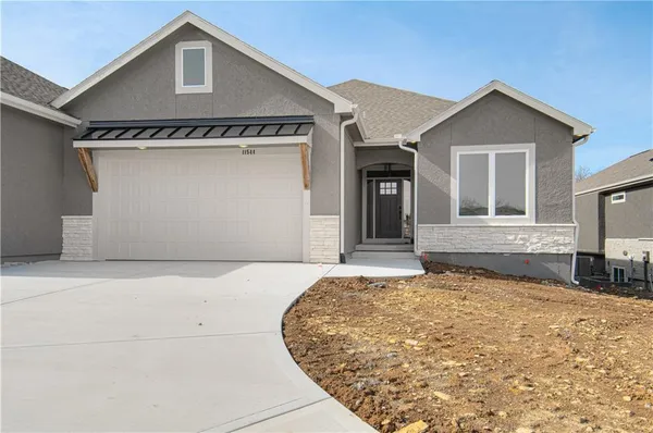 $625,000 | 11544 North Olathe View Road, Olathe, KS 66061