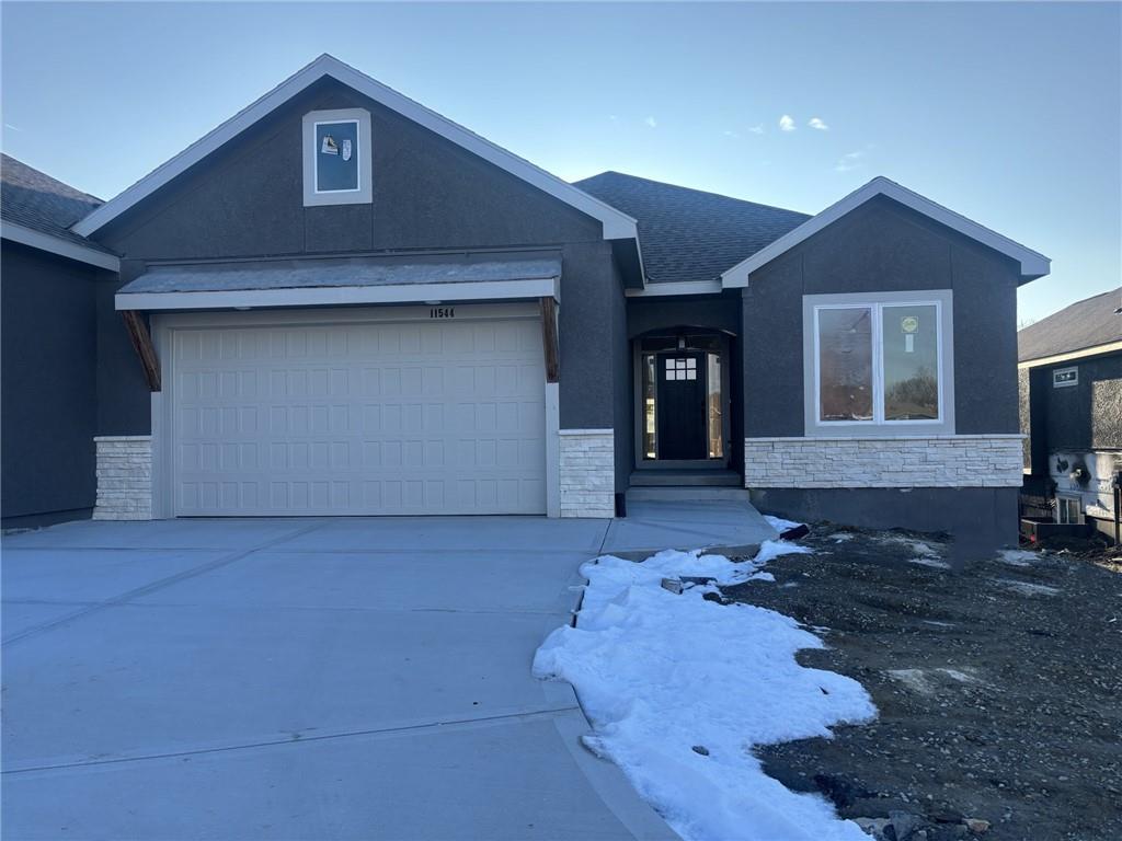 11544 North Olathe View Road Olathe, KS 66061 - Photo 2 of 49