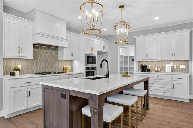 $638,980 | 11544 North Olathe View Road, Olathe, KS 66061