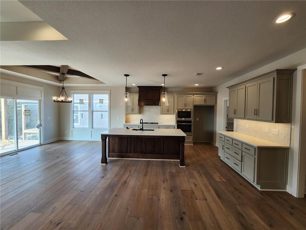 11544 North Olathe View Road Olathe, KS 66061 - Photo 6 of 49