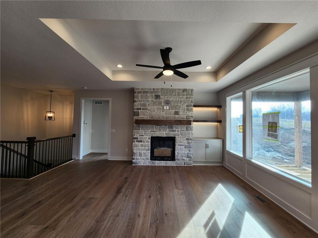 11544 North Olathe View Road Olathe, KS 66061 - Photo 8 of 49