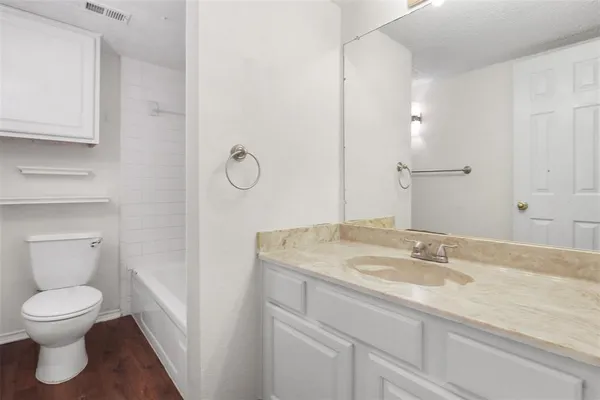 $1,350 | 13215 Emily Road, Unit 2207, Dallas, TX 75240