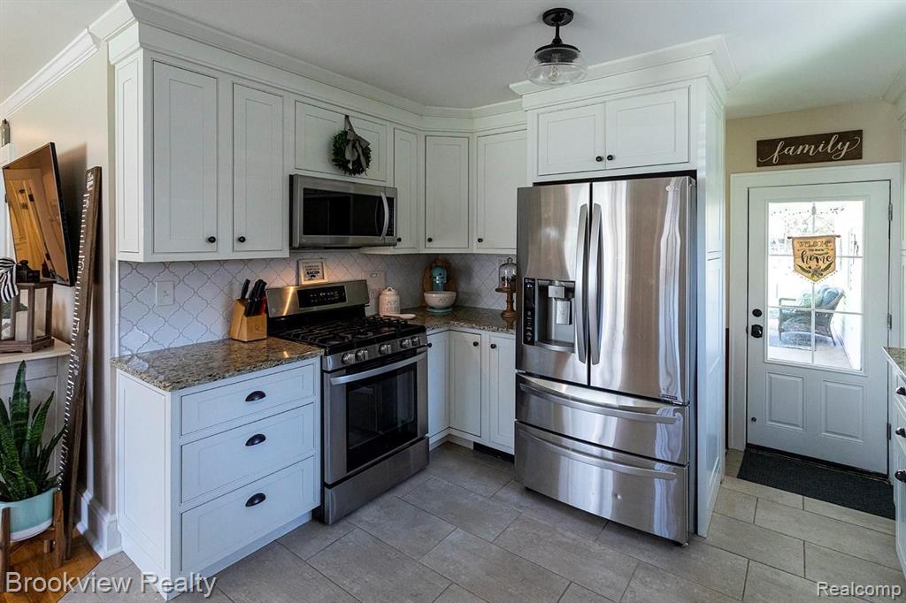 270 Winry Drive Rochester Hills, MI 48307 - Photo 9 of 28