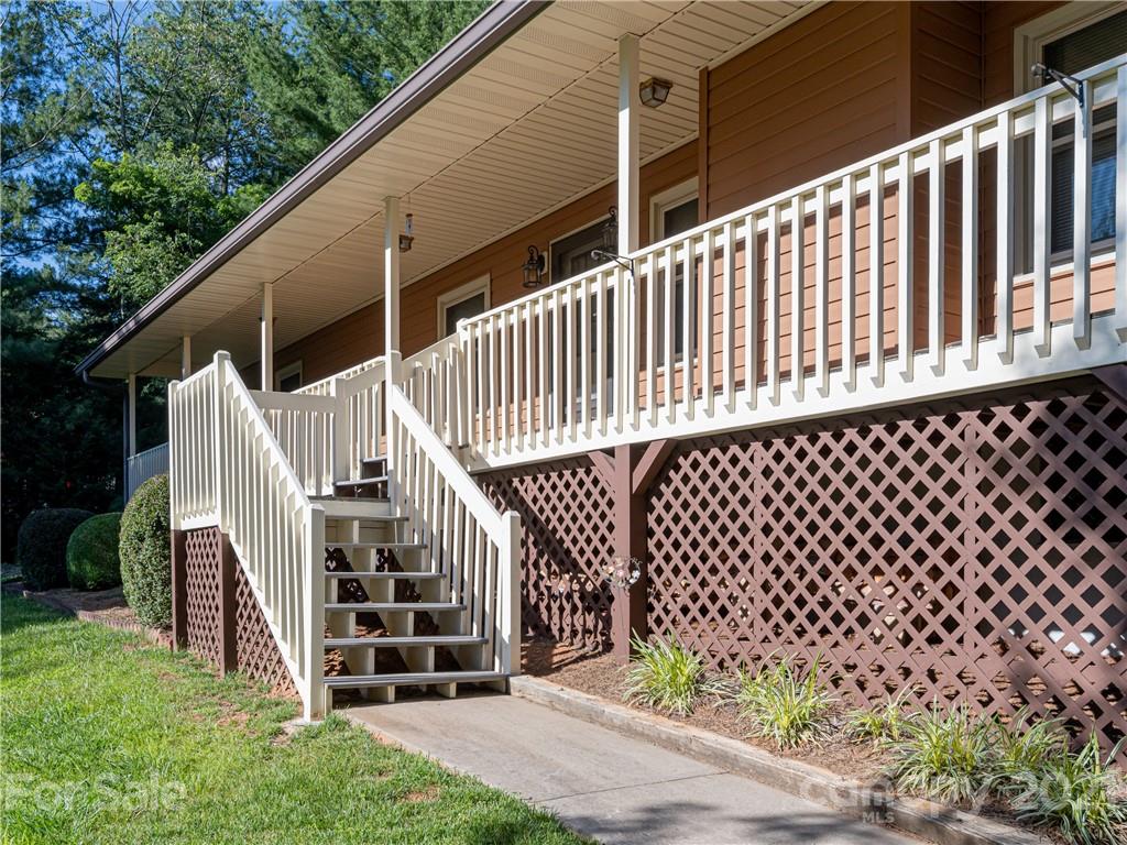 99 High Country Road Weaverville, NC 28787 - Photo 4 of 37 Gallery Image 4