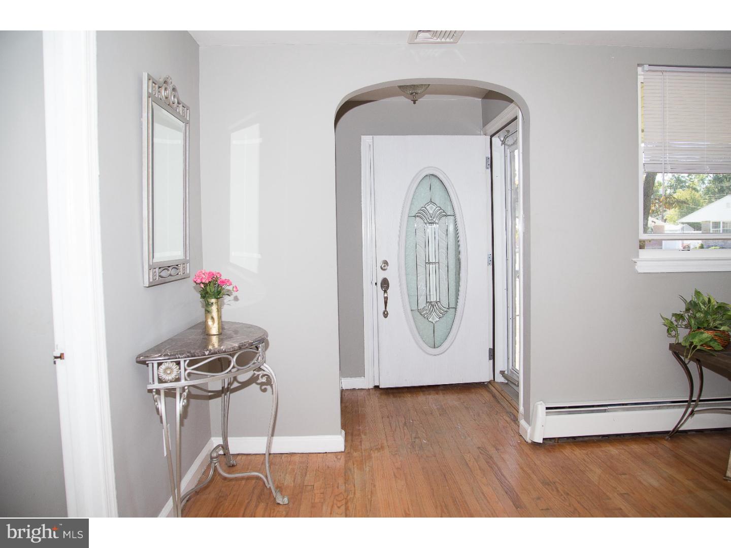 831 Springhaven Road Springfield, PA 19064 - Photo 5 of 22 Foyer