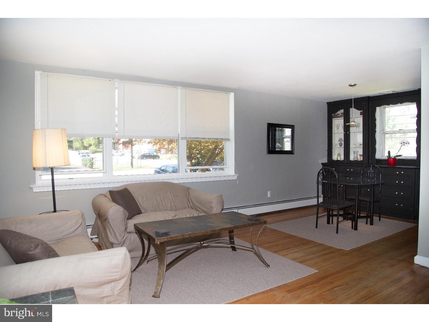 831 Springhaven Road Springfield, PA 19064 - Photo 9 of 22 Living Room