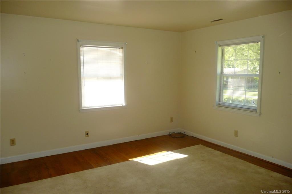 4324 Colebrook Road Charlotte, NC 28215 - Photo 12 of 24 Gallery Image 12