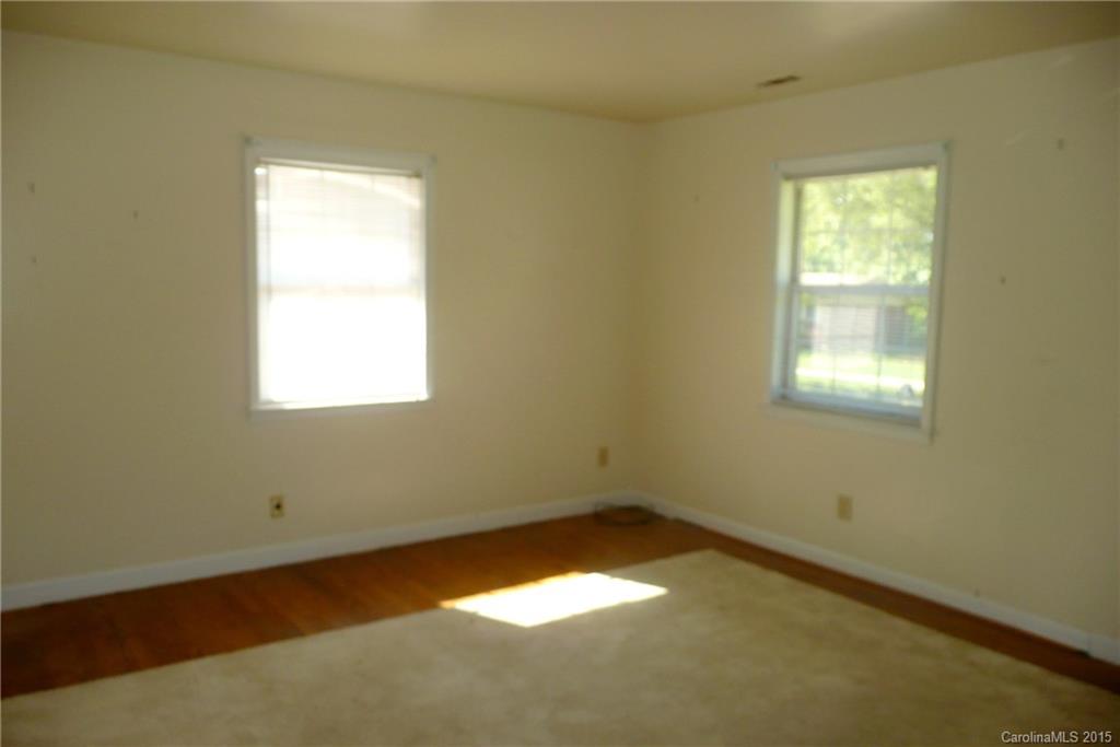 4324 Colebrook Road Charlotte, NC 28215 - Photo 13 of 24 Gallery Image 13
