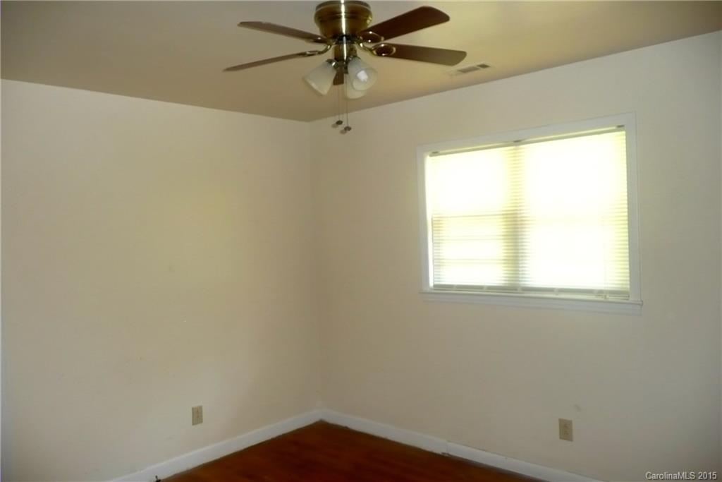 4324 Colebrook Road Charlotte, NC 28215 - Photo 16 of 24 Gallery Image 16