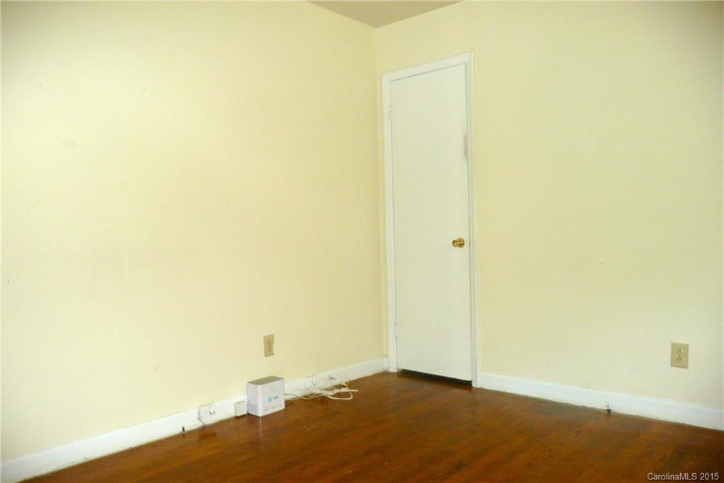4324 Colebrook Road Charlotte, NC 28215 - Photo 18 of 24 Gallery Image 18